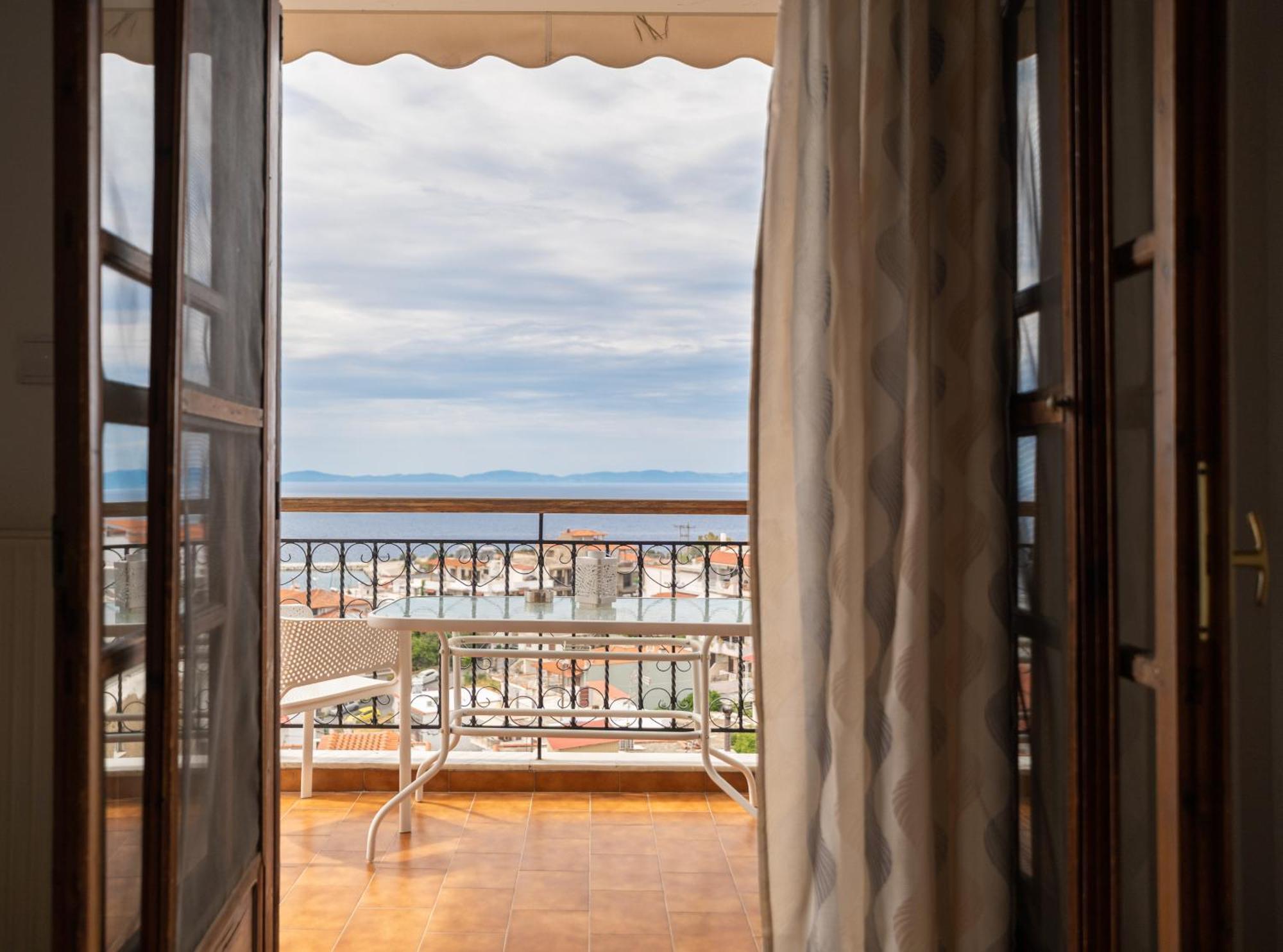 Апартаменты House Mistral Неос-Мармарас Экстерьер фото
