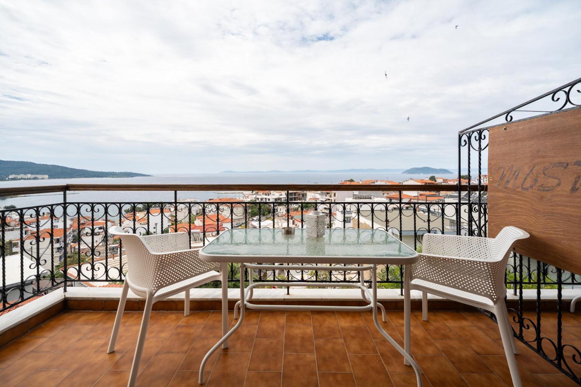 Апартаменты House Mistral Неос-Мармарас Экстерьер фото
